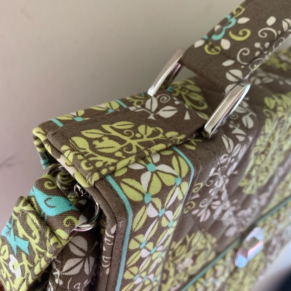 ‼️ONLY USED ONCE‼️<VERA BRADLEY> CROSSBODY BAG! - Picture 3 of 6